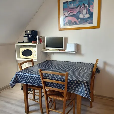 ゲストハウス Au 2e Etage De Notre Maison De カーン