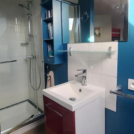 Πανσιόν Au 2e Etage De Notre Maison De 3*